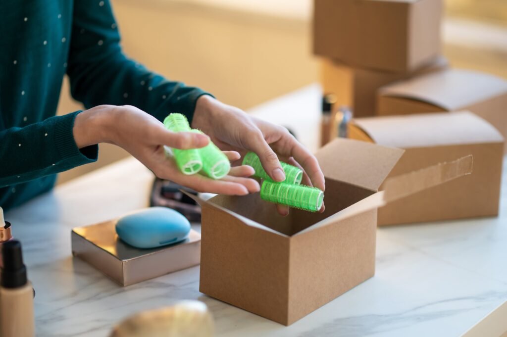 Retail packaging boxes