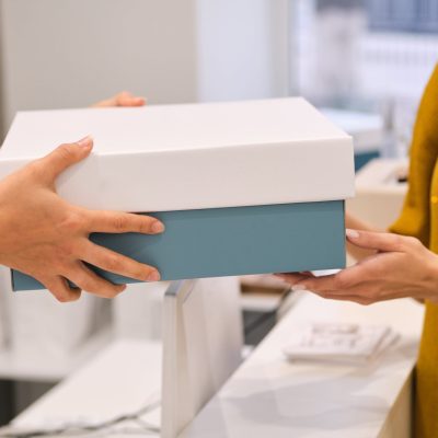 How To Choose A Supplier For Low MOQ Custom Packaging Boxes UK?